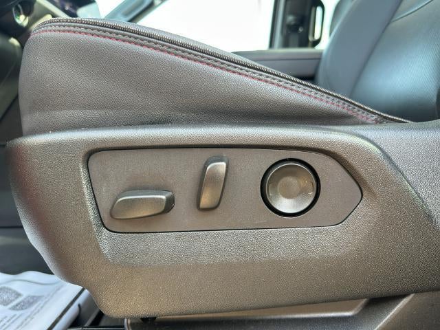 2025 Chevrolet Suburban 4WD RST