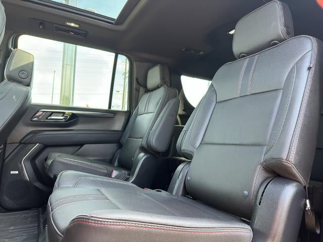 2025 Chevrolet Suburban 4WD RST