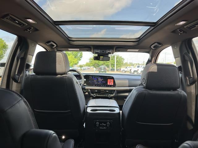 2025 Chevrolet Suburban 4WD RST