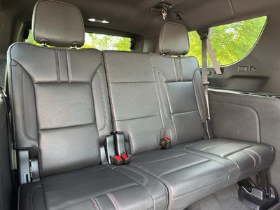 2025 Chevrolet Suburban 4WD RST