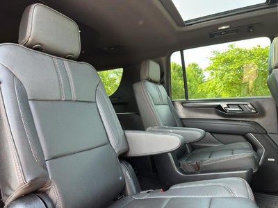 2025 Chevrolet Suburban 4WD RST