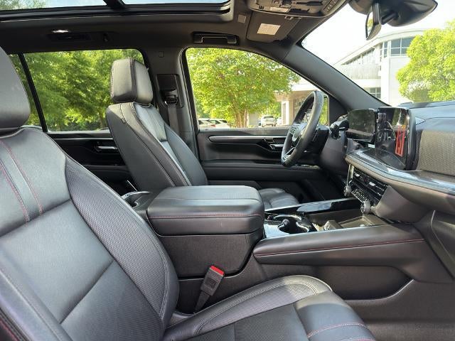 2025 Chevrolet Suburban 4WD RST