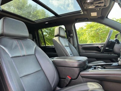 2025 Chevrolet Suburban 4WD RST