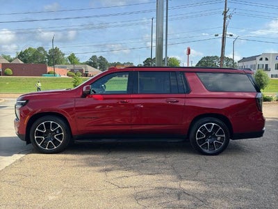 2025 Chevrolet Suburban 4WD RST