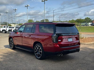 2025 Chevrolet Suburban 4WD RST
