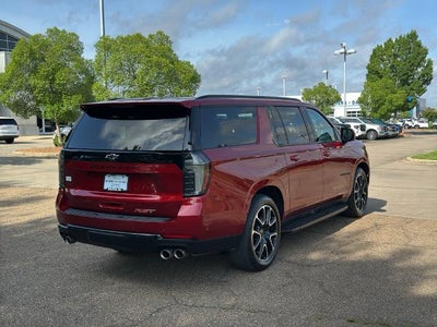 2025 Chevrolet Suburban 4WD RST
