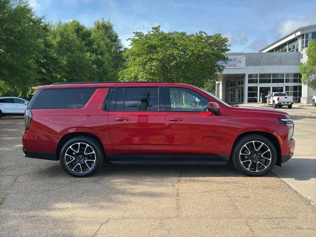 2025 Chevrolet Suburban 4WD RST