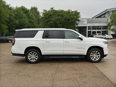 2022 Chevrolet Suburban 4WD Premier
