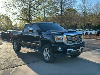 2017 GMC Sierra 2500 HD Crew Cab Standard Box 4-Wheel Drive Denali