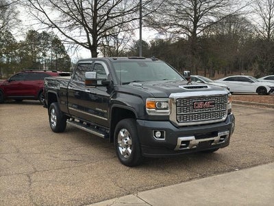 2018 GMC Sierra 3500HD Crew Cab Standard Box 4-Wheel Drive Denali
