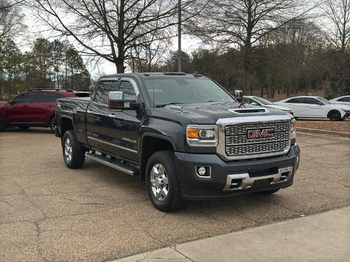 2018 GMC Sierra 3500HD Crew Cab Standard Box 4-Wheel Drive Denali