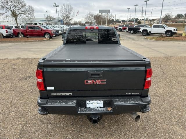 2018 GMC Sierra 3500HD Crew Cab Standard Box 4-Wheel Drive Denali