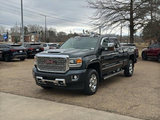 2018 GMC Sierra 3500HD Crew Cab Standard Box 4-Wheel Drive Denali