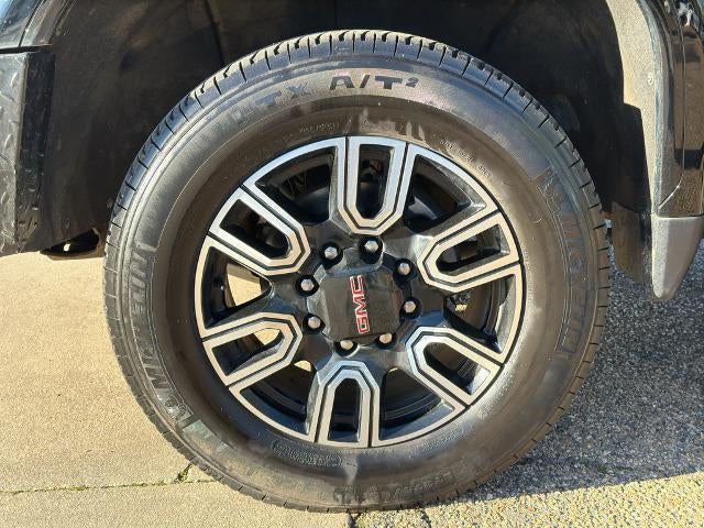 2022 GMC Sierra 2500 HD Crew Cab Standard Box 4-Wheel Drive AT4