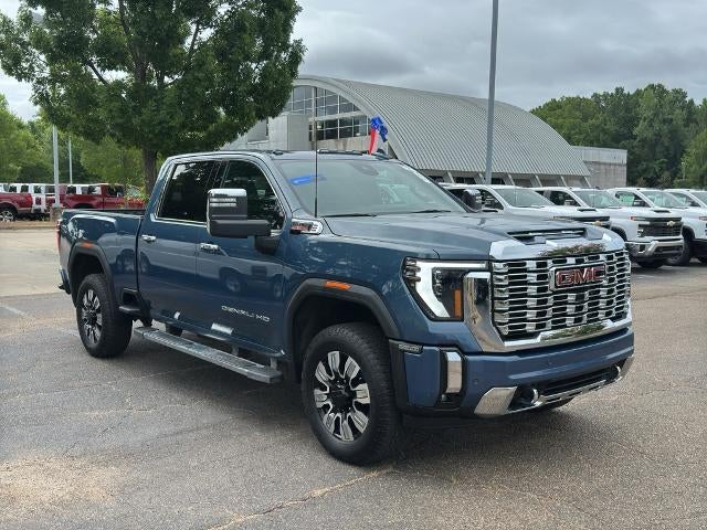 2025 GMC Sierra 4WD Crew Cab Standard Box Denali's photo