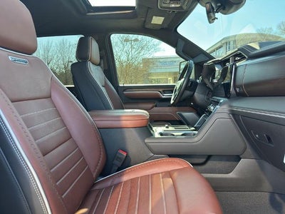 2025 GMC Sierra 3500HD Crew Cab Long Box 4-Wheel Drive Denali Ultimate