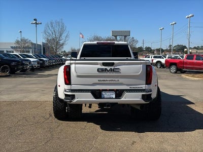 2025 GMC Sierra 3500HD Crew Cab Long Box 4-Wheel Drive Denali Ultimate
