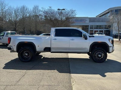 2025 GMC Sierra 3500HD Crew Cab Long Box 4-Wheel Drive Denali Ultimate