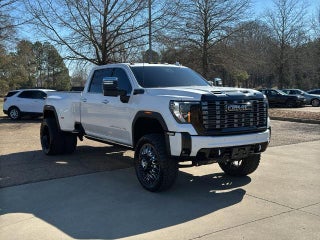 2025 GMC Sierra 3500HD Crew Cab Long Box 4-Wheel Drive Denali Ultimate