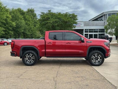 2022 GMC Sierra 1500 Crew Cab Short Box 4-Wheel Drive AT4