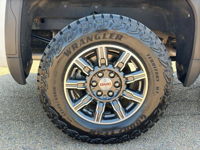 2025 GMC Sierra 1500 Crew Cab Short Box 4-Wheel Drive AT4