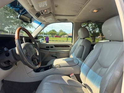 2003 Cadillac Escalade Base