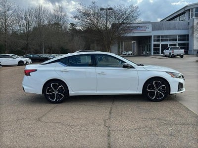 2024 Nissan Altima 2.5 SR Sedan