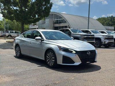 2023 Nissan Altima 2.5 SV Sedan
