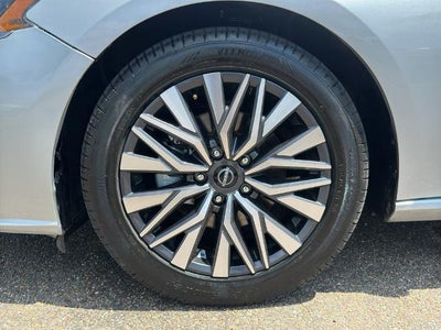 2023 Nissan Altima 2.5 SV Sedan