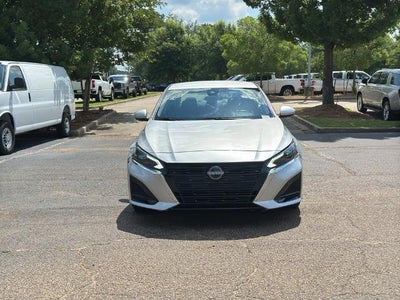 2023 Nissan Altima 2.5 SV Sedan