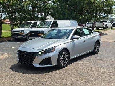 2023 Nissan Altima 2.5 SV Sedan