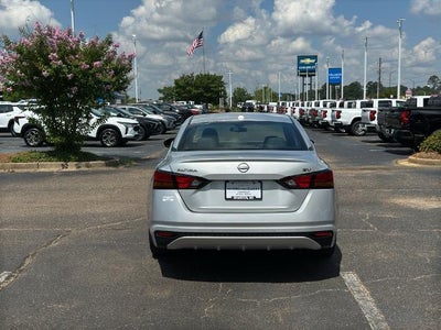 2023 Nissan Altima 2.5 SV Sedan