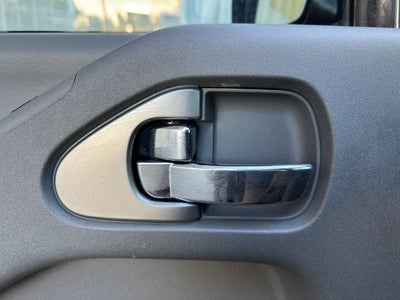 2017 Nissan Frontier Crew Cab 4x2 SV V6 Auto