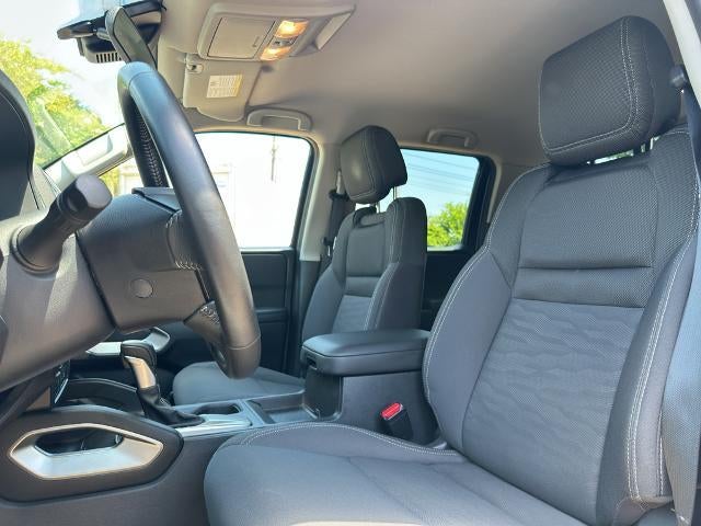 2024 Nissan Frontier Crew Cab 4x4 SV