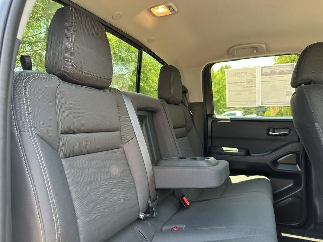 2024 Nissan Frontier Crew Cab 4x4 SV