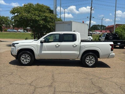 2024 Nissan Frontier Crew Cab 4x4 SV