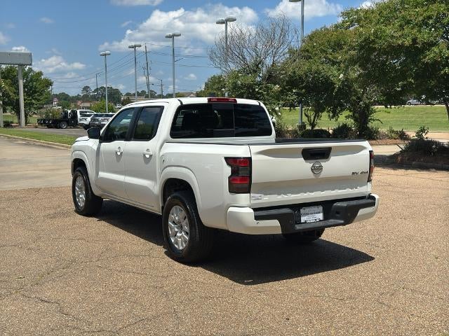 2024 Nissan Frontier Crew Cab 4x4 SV
