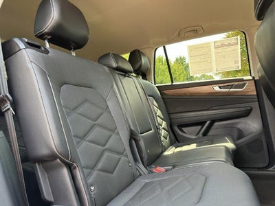 2024 Volkswagen Atlas 2.0T SE w/Technology 4MOTION