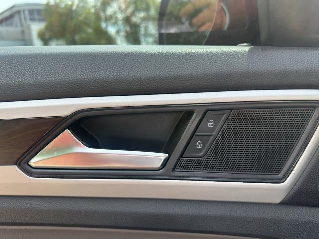 2022 Volkswagen Atlas 2.0T SE w/Technology FWD
