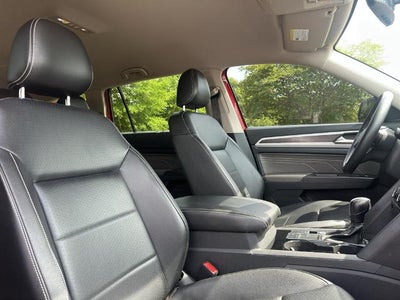 2022 Volkswagen Atlas 2.0T SE w/Technology FWD