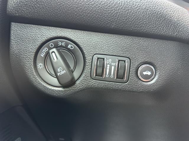 2020 Dodge Challenger SXT RWD