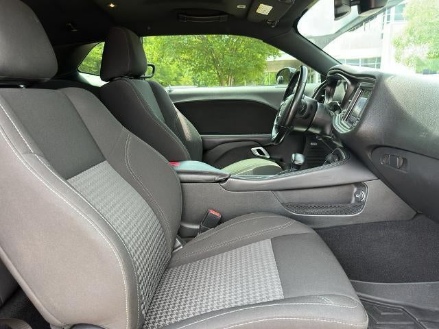 2020 Dodge Challenger SXT RWD