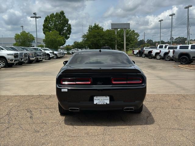 2020 Dodge Challenger SXT RWD