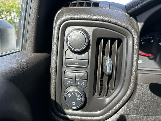 2024 Chevrolet Silverado 2500 HD Crew Cab Standard Box 4-Wheel Drive Custom