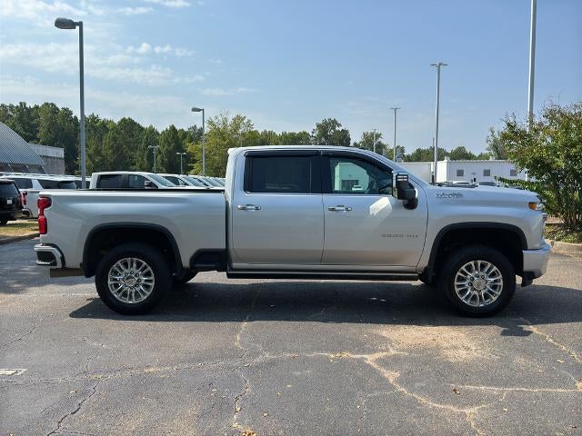 2022 Chevrolet Silverado 2500 HD Crew Cab Standard Box 4-Wheel Drive High Country