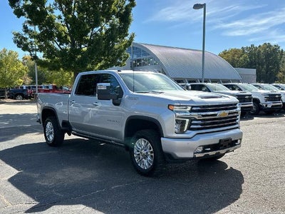 2022 Chevrolet Silverado 2500 HD Crew Cab Standard Box 4-Wheel Drive High Country