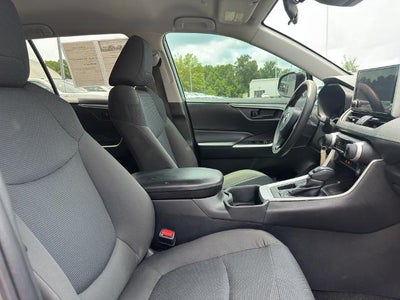 2024 Toyota RAV4 LE FWD (GS)