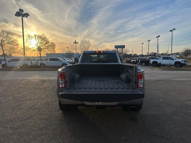 2024 RAM 3500 Tradesman 4x4 Crew Cab 8' Box