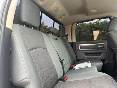 2015 RAM 2500 4WD Crew Cab 6.4 Ft Box Big Horn