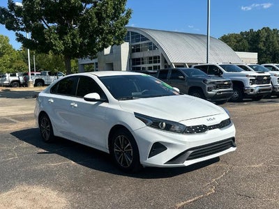 2023 Kia Forte LXS IVT